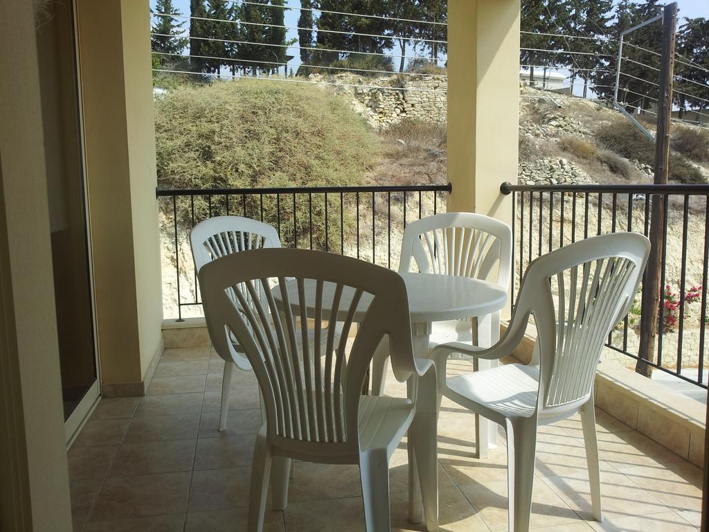 Lazaros Pissouri Apartments Rum bild