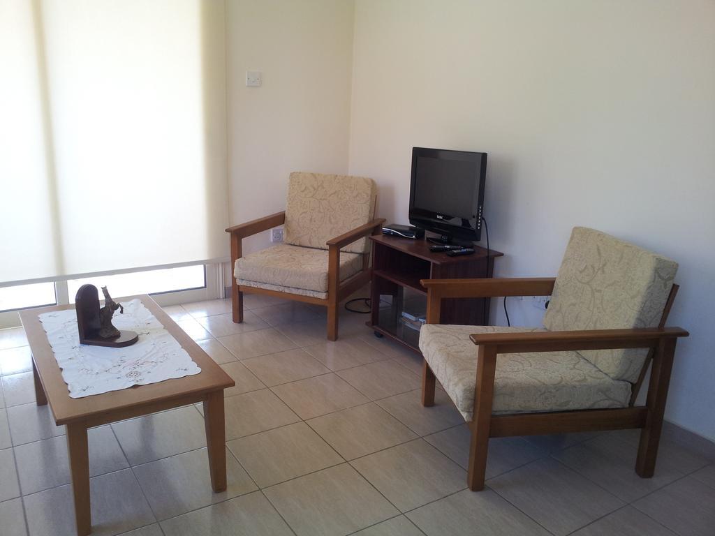 Lazaros Pissouri Apartments Rum bild