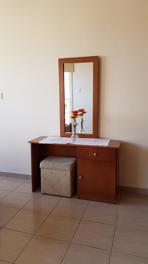 Lazaros Pissouri Apartments Exteriör bild